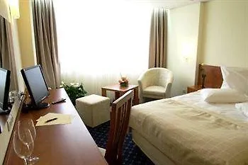 Marshal Hotel Bükreş 3*,