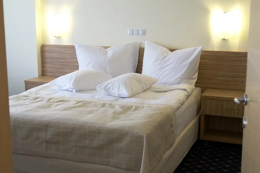 Marshal Hotel Bükreş 3*,